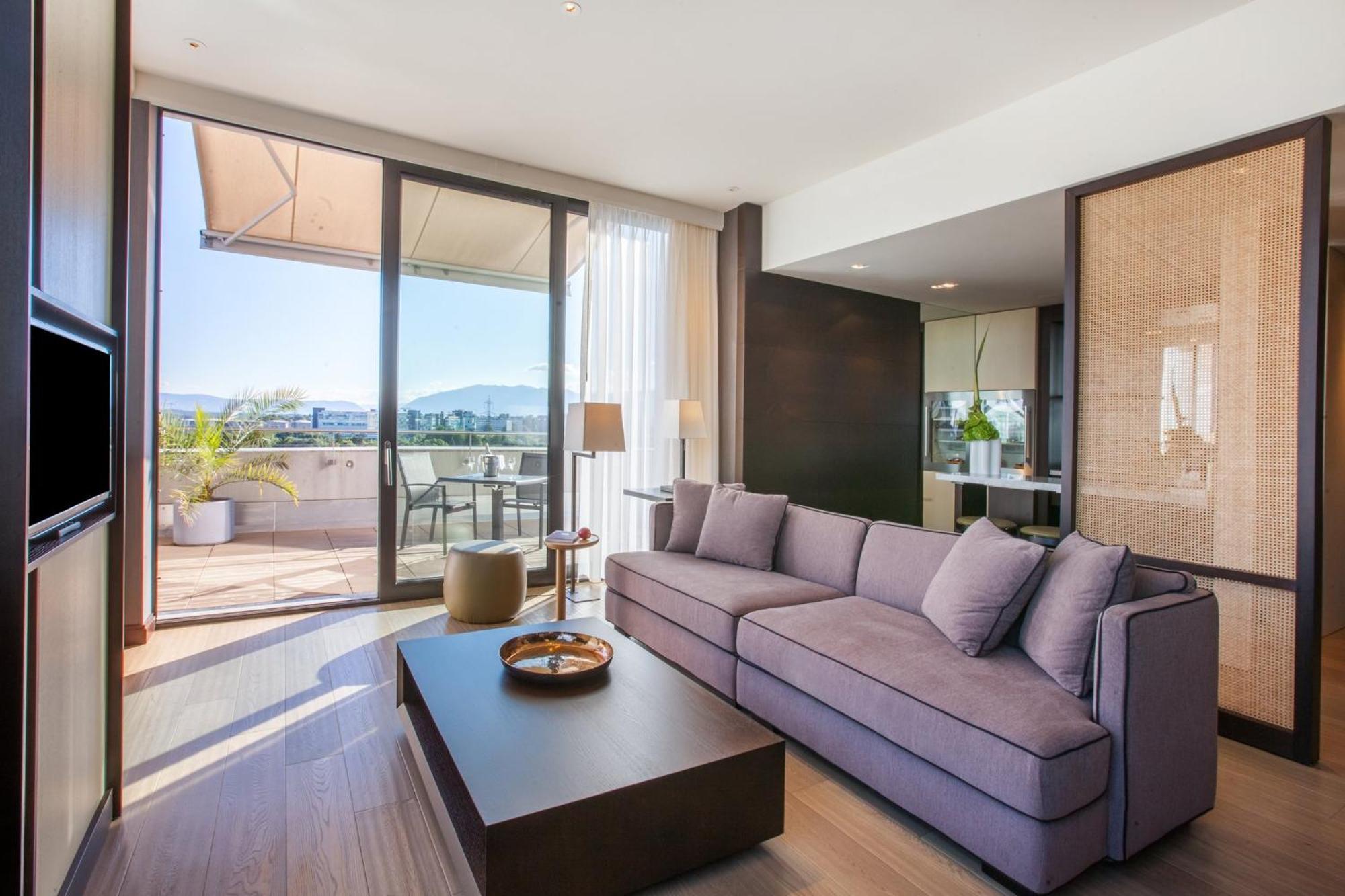 Crowne Plaza Geneva By Ihg Hotel 4*